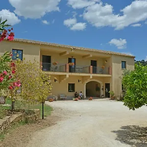 https://casale-delle-rose-caltagirone.sicilyhotelsitaly.net